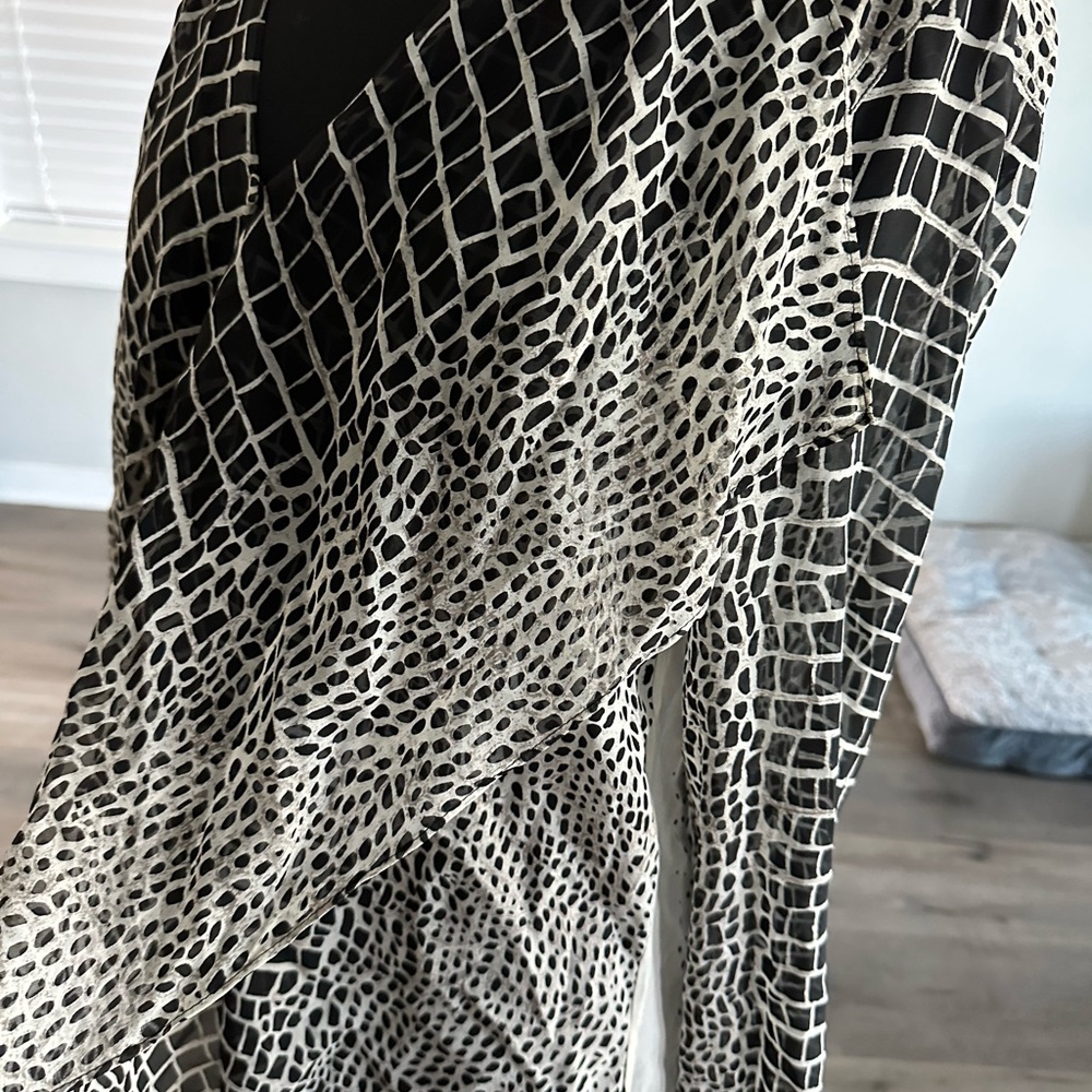 BCBG hi low silk top - Picture 5 of 7